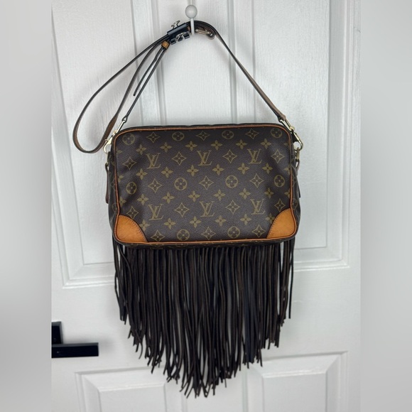 Louis Vuitton Vintage Brown Monogram Crossbody Bag with Fringe - Picture 8 of 16